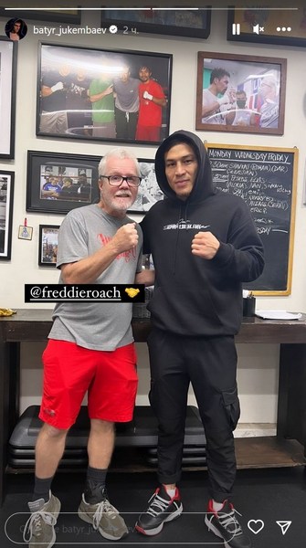 Батыр Джукембаев получил напутствие легендарного тренера перед титульным боем