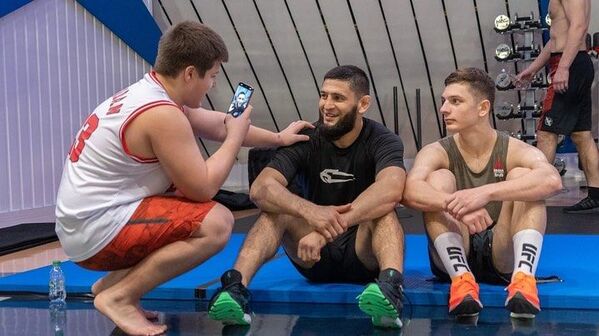 Хамзат Чимаев встретился с детьми Рамзана Кадырова и вызвал его реакцию