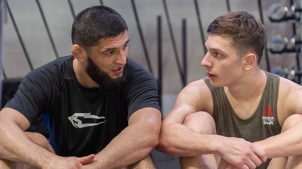 Хамзат Чимаев встретился с детьми Рамзана Кадырова и вызвал его реакцию