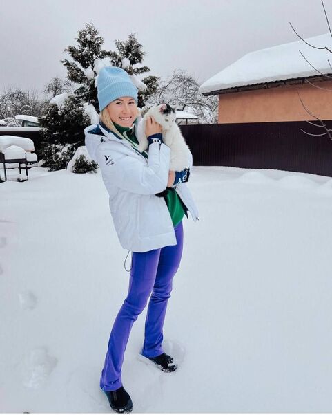 Первая олимпийская чемпионка-казашка показала фото своей семьи и дома