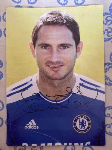 Казахстанец продает автограф Месси за 4,5 миллиона тенге