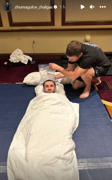 Морозов показал фото с процесса «весогонки» перед пятым боем в UFC