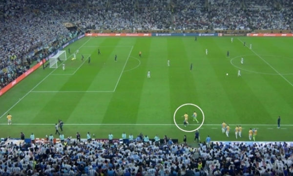 Судьи проспали нарушение правил во время гола Месси в финале ЧМ-2022. Фото