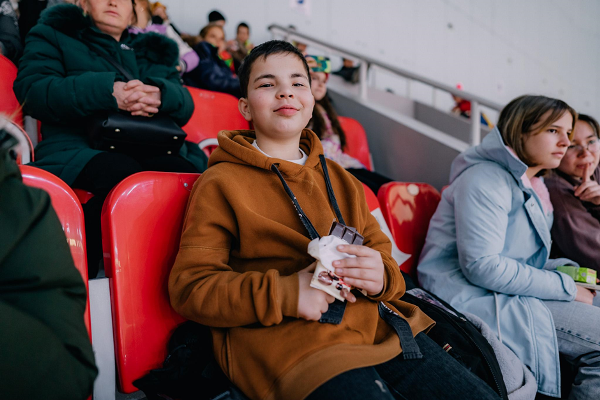 Parimatch Foundation пригласил детей из села Тургень на матч ХК «Алматы»