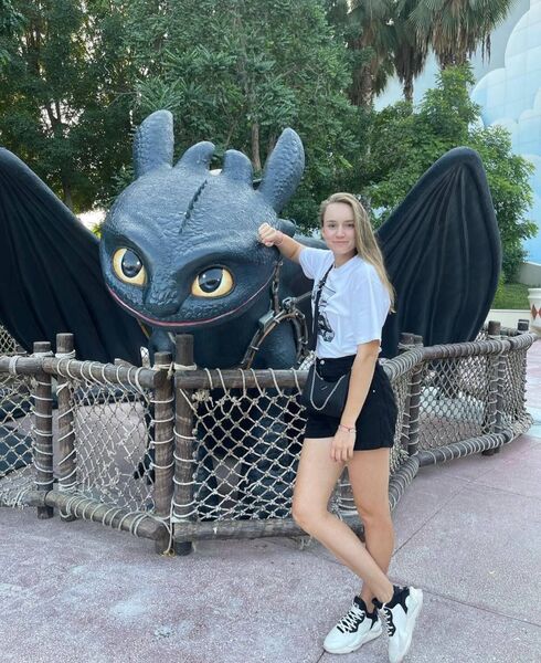 Рыбакина показала фото с отдыха в Дубае после победного турнира