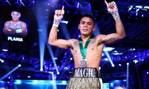 «Волшебник» за 15 секунд нокаутировал соперника на Новый год. Видео