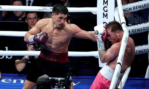 «Заявлял после боя с Головкиным». Бивол заподозрил «Канело» в попытке избежать реванша