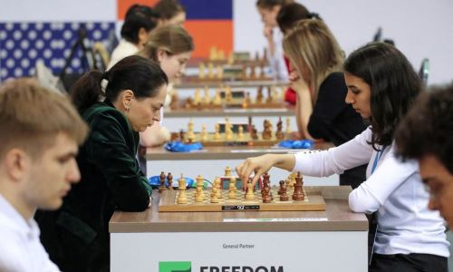 Четверых телохранителей приставили к шахматистке на чемпионате мира-2022 в Казахстане