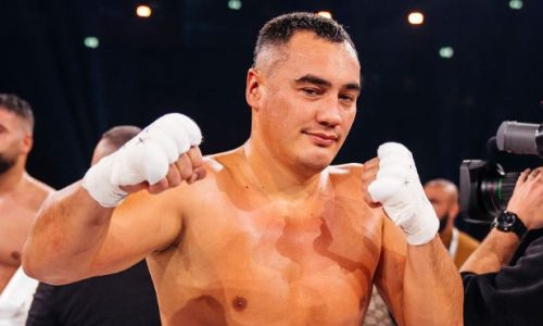 Непобежденный чемпион не хочет драться с боксером из Казахстана