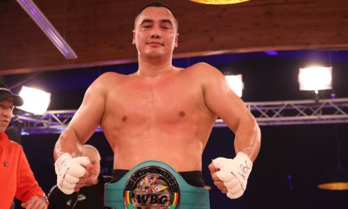 Казахстанца назвали лучшим боксером в мире