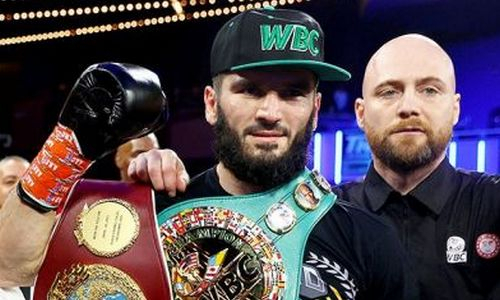 «Бардак, короче». Бетербиев раскритиковал команду Бивола