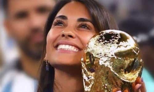 Жена Лионеля Месси показала своего пушистика в постели после ЧМ-2022. Фото