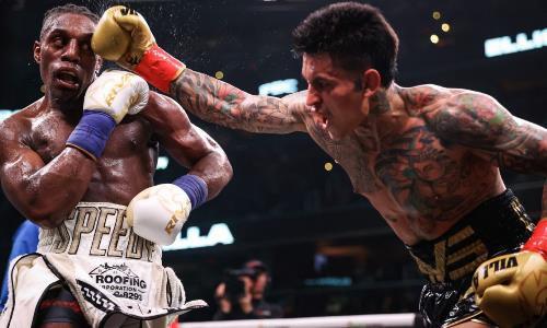 Интригующий бой непобежденного американца обернулся громкой сенсацией. Видео