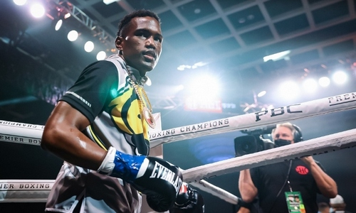 Нокаутировавший Батыра Джукембаева боксер узнал дату боя за титул чемпиона мира