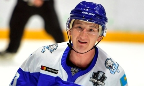 Экс-хоккеист «Барыса» перешел в европейский клуб к другим казахстанцам