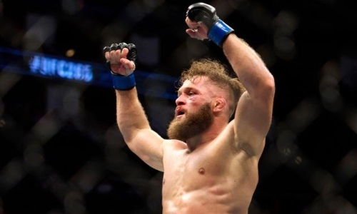 Уроженец Казахстана узнал дату боя с бывшим временным чемпионом UFC