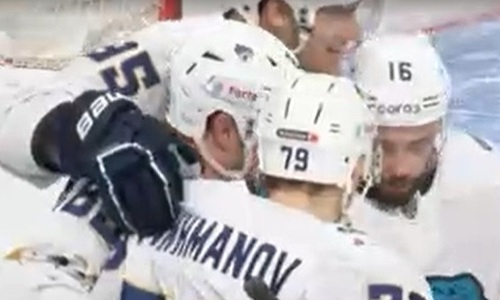 «Барыс» дважды забросил фавориту к третьей минуте матча КХЛ. Видео