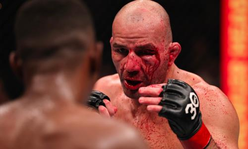 Главный бой турнира UFC 283 обернулся кровавой рубкой и новым чемпионом. Видео