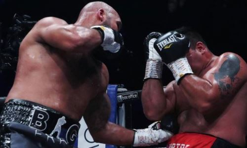 Бывший соперник трех казахстанских супертяжей одержал досрочную победу