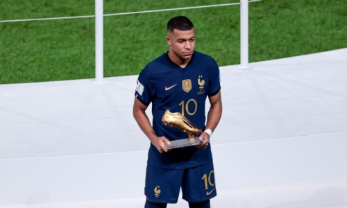 Мбаппе после ЧМ-2022 впервые в своей карьере оформил пента-трик в матче. Видео