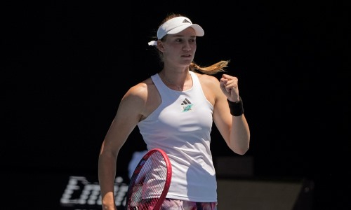 Елена Рыбакина победой над первой ракеткой мира восхитила её именитую соотечественницу