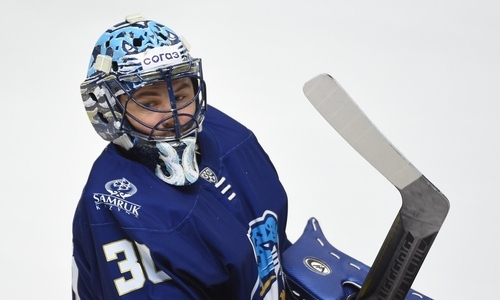 Вратарь «Барыса» повторил достижение в КХЛ