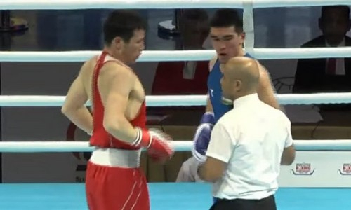Видео полного боя с третьим подряд поражением казахстанского боксера узбекистанцу в финале ЧА-2023 до 22 лет