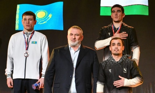 «Безоговорочное и безусловное лидерство». Противостояние Казахстана и Узбекистана в боксе оценил российский эксперт