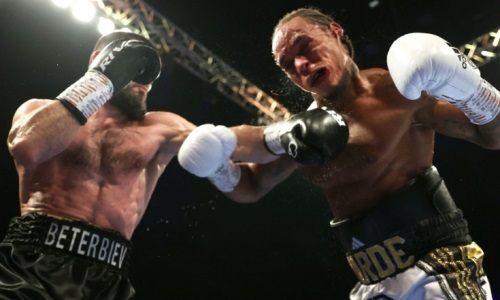 «Никто не должен быть таким страшным! Спрячьте его в горах в России». Чемпиона мира испугались после нокаута