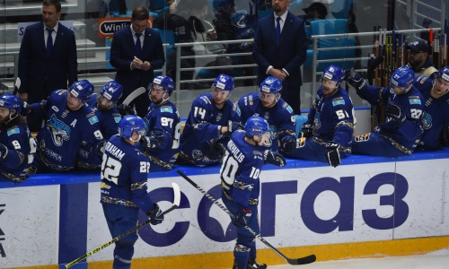 «Носился за троих, но его не поддержали». Назван герой «Барыса» в проигранном матче КХЛ