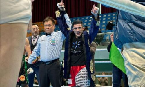 Олимпийский чемпион по боксу из Казахстана вышел в ринг с «Маленьким Тайсоном» из Узбекистана. Видео