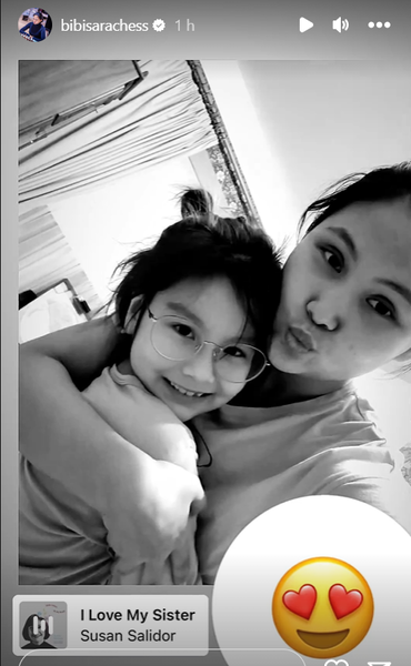 Бибисара Асаубаева показала свою любовь