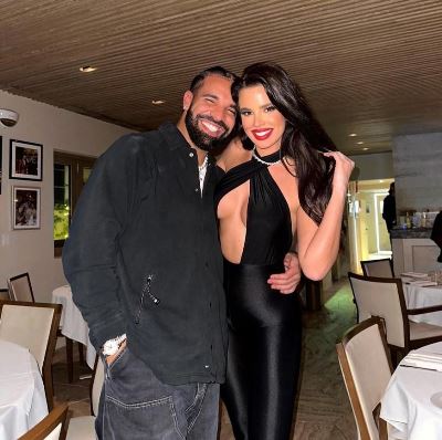 Самая сексуальная фанатка ЧМ-2022 соблазняет американских звезд шоу-биза откровенными образами. Фото