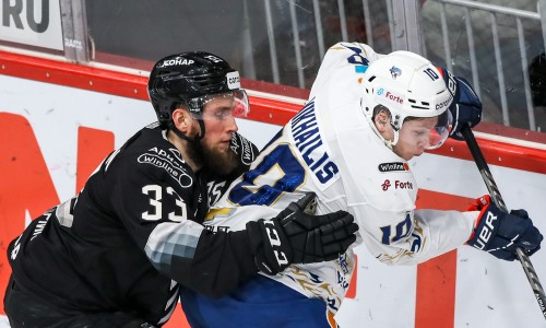 Фоторепортаж с матча КХЛ «Трактор» — «Барыс» 2:3 ОТ