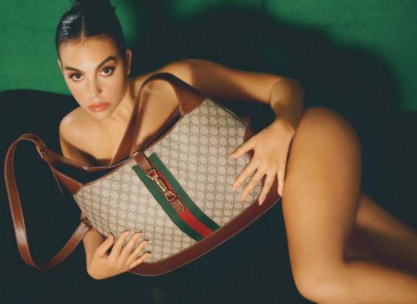 Девушка Роналду полностью разделась и обнажила свои упругие формы на публике после ЧМ-2022. Фото