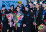 Баурсаки и цветы. Героев Универсиады-2023 торжественно встретили в Казахстане. Фото