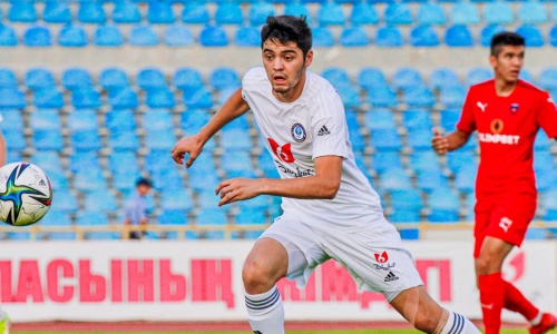 Узбекистанский футболист сделал заявление об уходе из клуба КПЛ