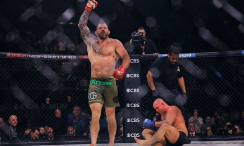 Обидчик казахстанского бойца UFC отреагировал на поражение Федора Емельяненко нокаутом