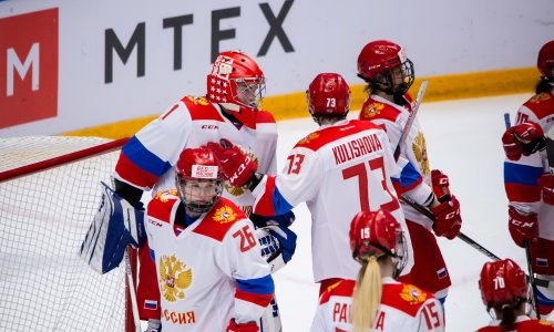 Скандал на турнире в Астане. Хоккеистов мужчин наказали за поражение женщинам