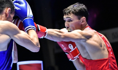 Титулованный казахстанец оставил без финала боксера из Узбекистана
