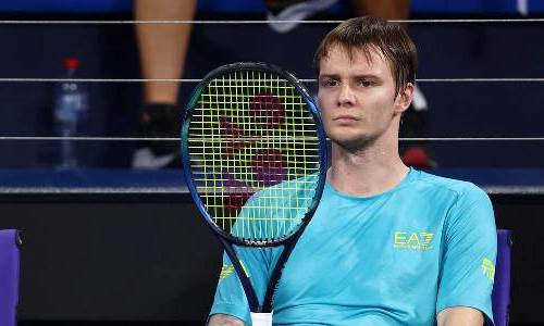 «Совершенно сошел с ума». Звезда тенниса из Казахстана шокировал иностранцев своим поступком