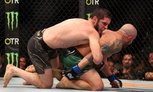 Волкановски намекнул на жульничество Махачева на турнире UFC 284