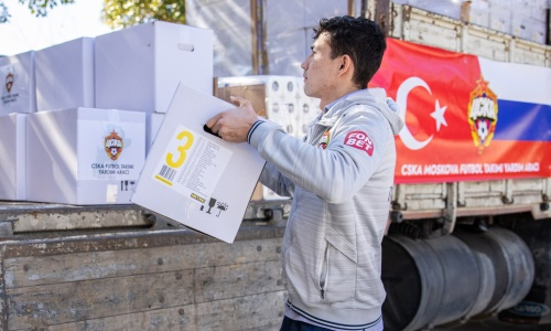 Бактиер Зайнутдинов помог в сборе гуманитарной помощи для Турции. Фото