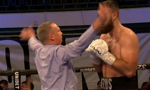 Украинского боксера нокаутировали красивым ударом в бою за титул WBO. Видео