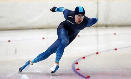 Казахстанский конькобежец стал 13-м на дистанции 500 метров в финале Кубка мира в Польше