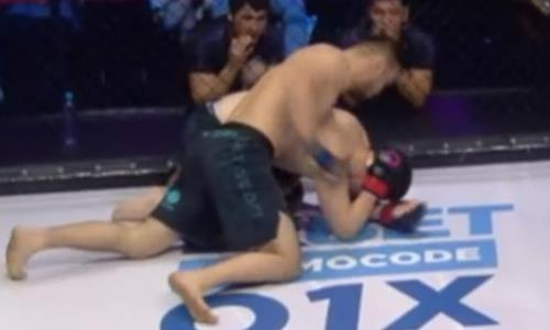 Нокаутом в первом раунде завершился бой файтеров из Казахстана и Узбекистана. Видео