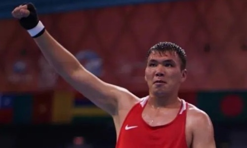 Казахстанский боксер без боя вышел в четвертьфинал малого чемпионата мира