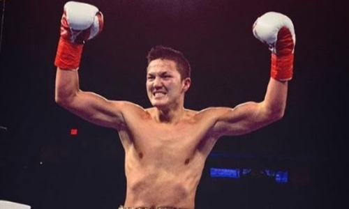 Казахский боксер показал фото со своей американской красавицей-женой и сыном