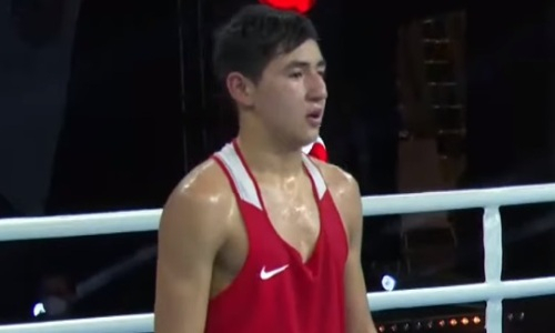 Казахстанец проиграл «новой звезде бокса» на малом чемпионате мира