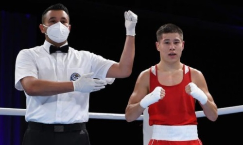 Казахстанский боксер сенсационно побил титулованного узбекистанца на малом чемпионате мира